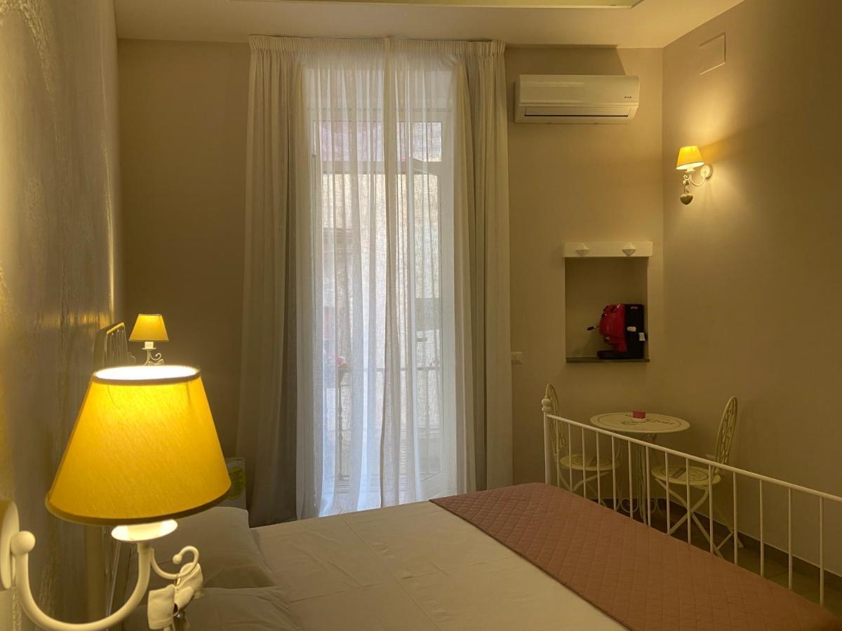 Beb La Gemma Bed & Breakfast Naples Exterior photo