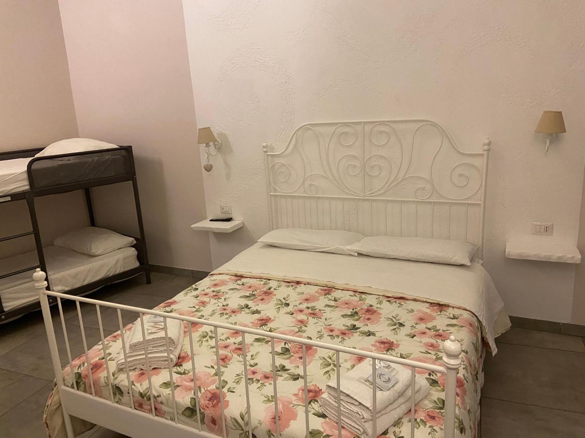 Beb La Gemma Bed & Breakfast Naples Exterior photo