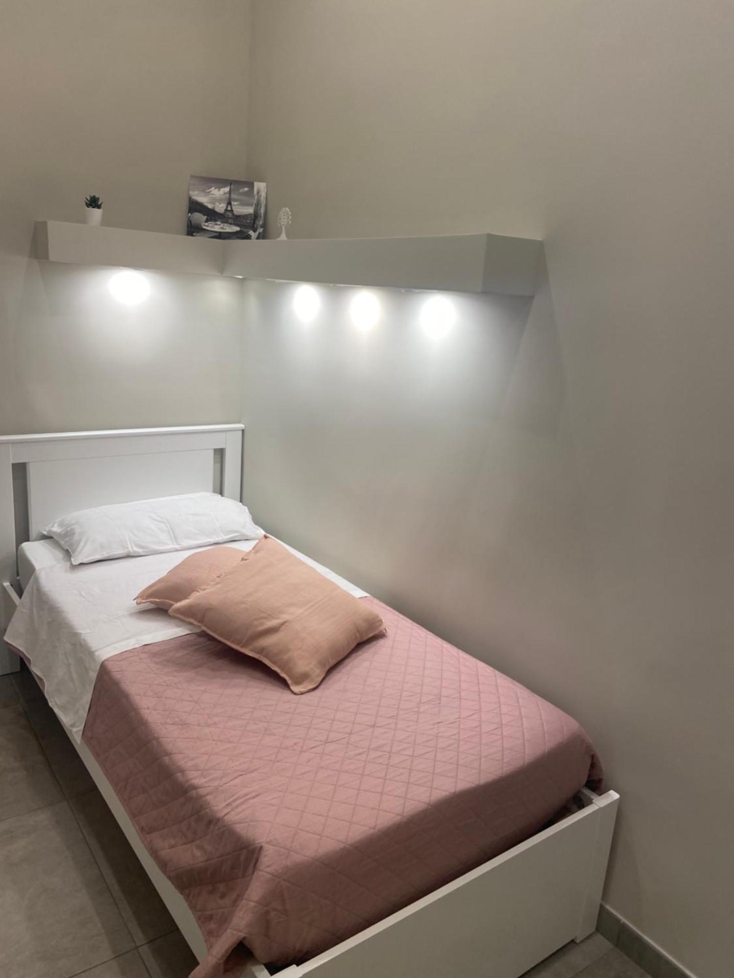 Beb La Gemma Bed & Breakfast Naples Exterior photo
